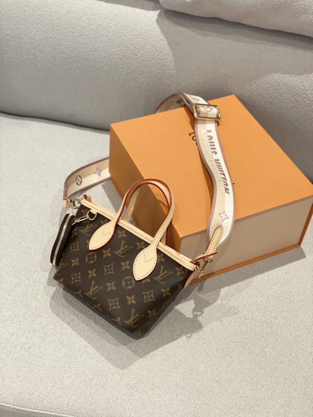 LV Neverfull BB