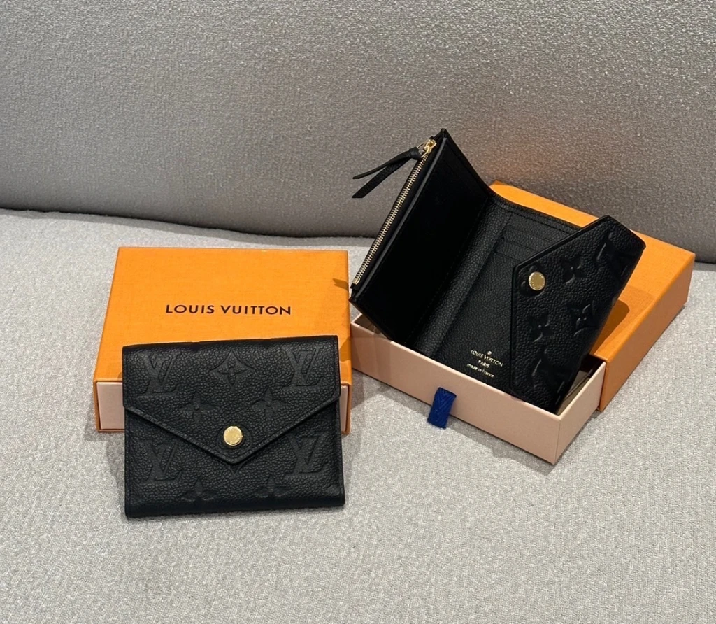 LV 壓紋款 三折短夾