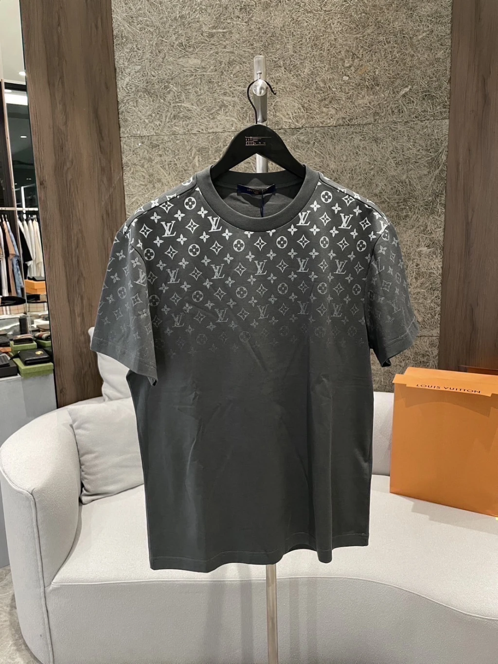 LV 新款 漸層灰老花