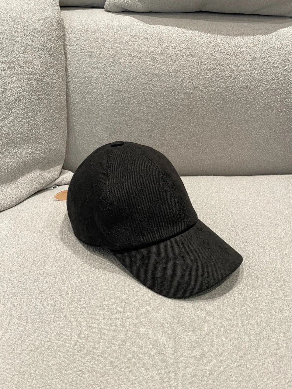 LV 滿版黑老花 帽(斷貨)