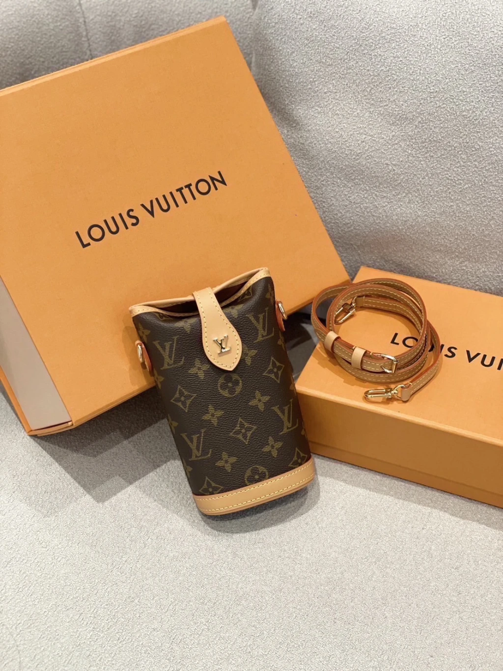 LV Folo Me Pouch