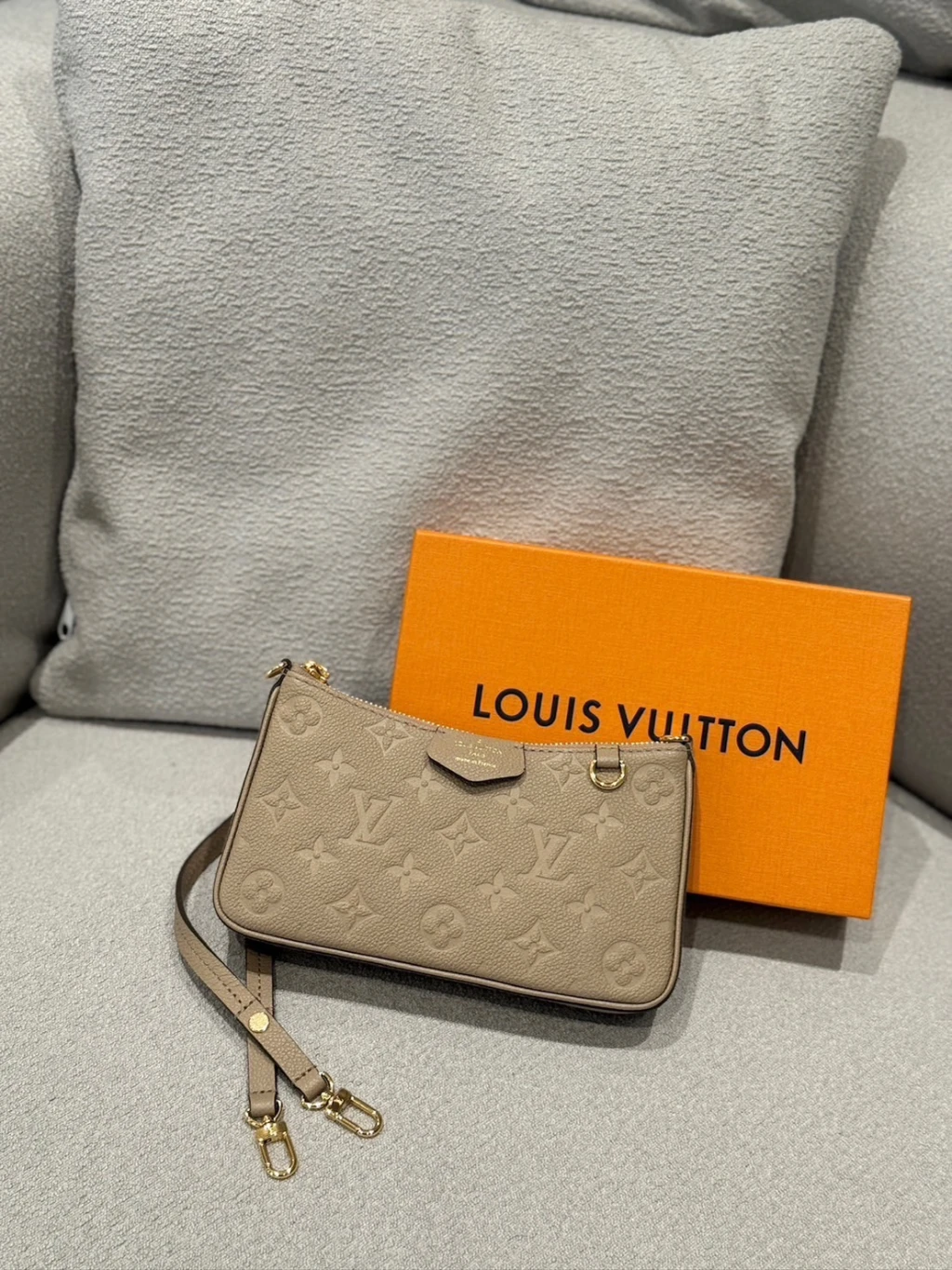 LV Easy Pouch On Strap