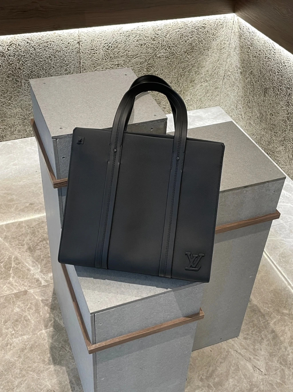 LV 素面托特包