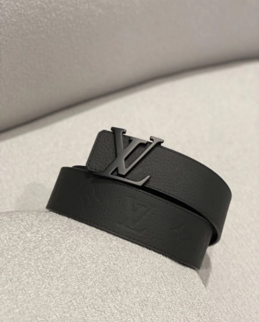 LV 霧黑 壓紋皮帶