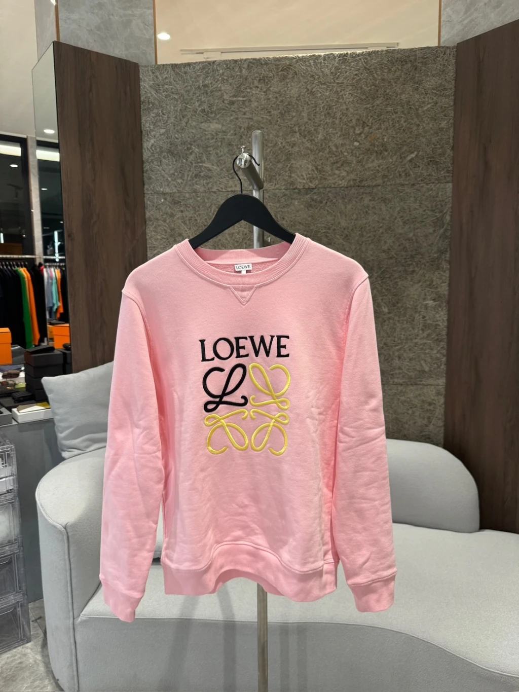 Loewe 刺繡 大學T 粉