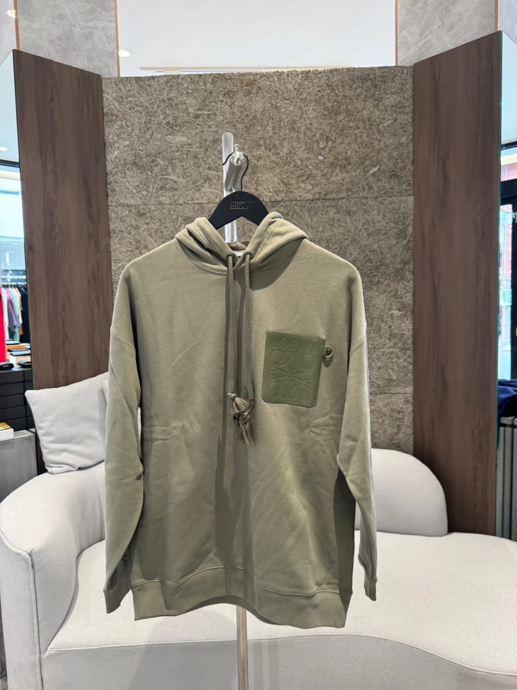 Loewe 壓紋LOGO 帽T 軍綠