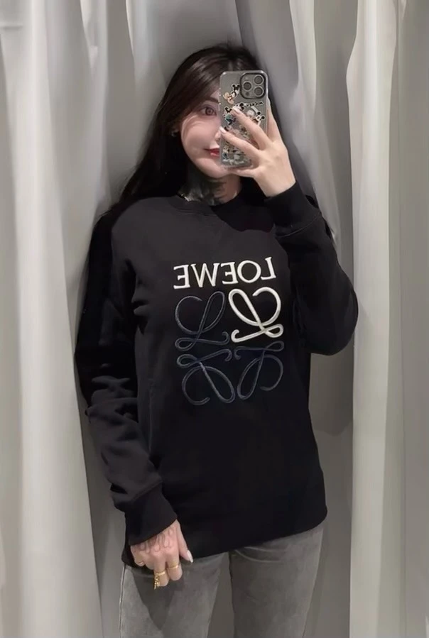 Loewe 刺繡 大學T 黑