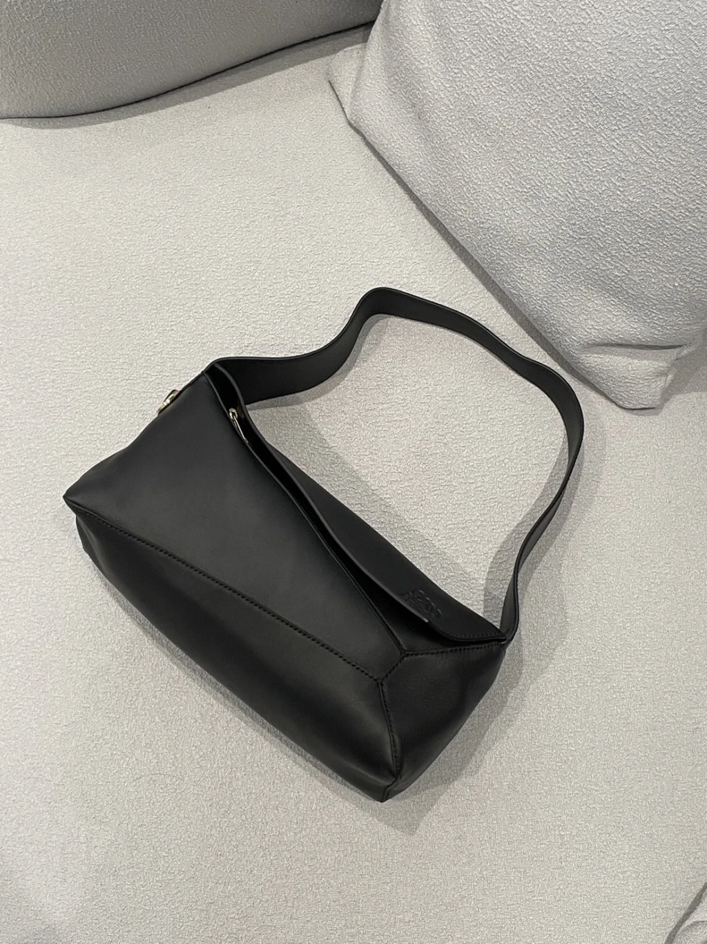 Loewe 單肩包