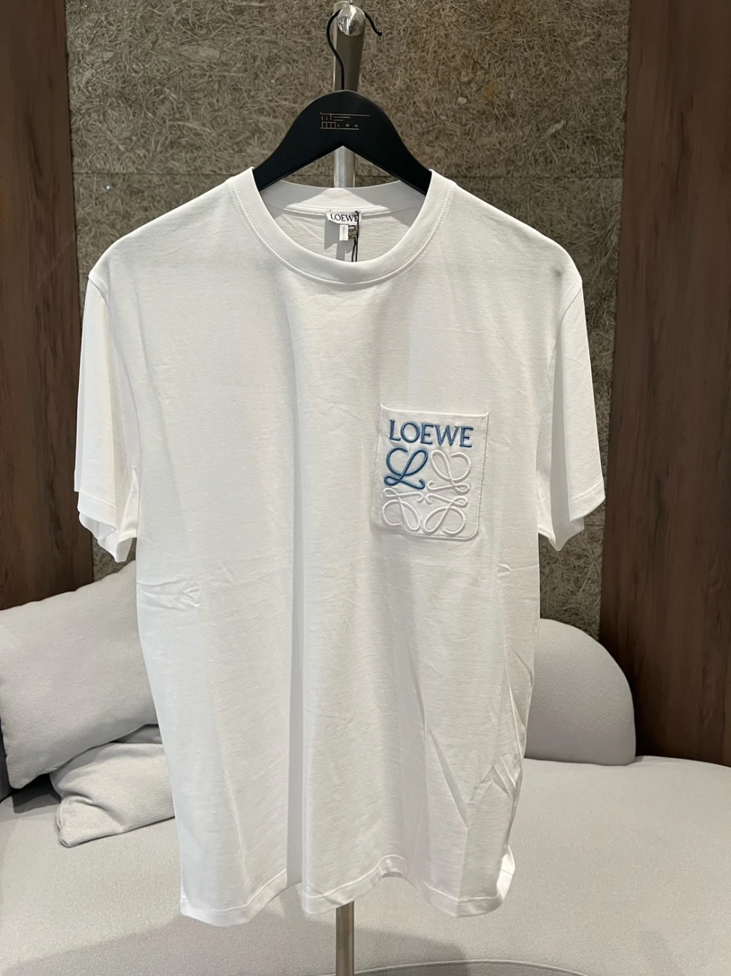 Loewe 刺繡口袋白