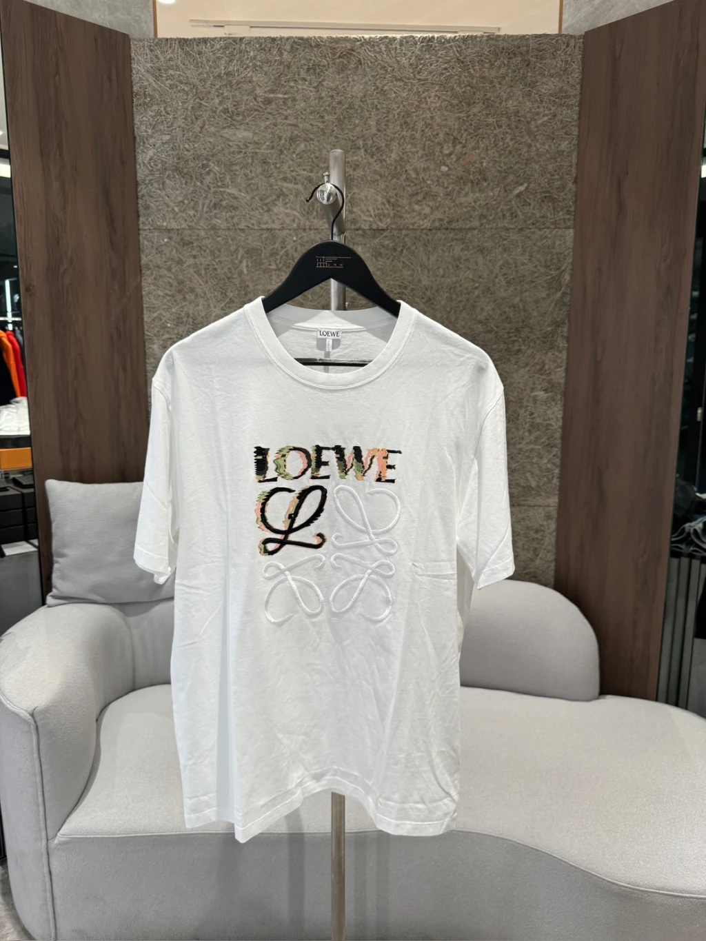 Loewe 新款炫彩刺繡 白