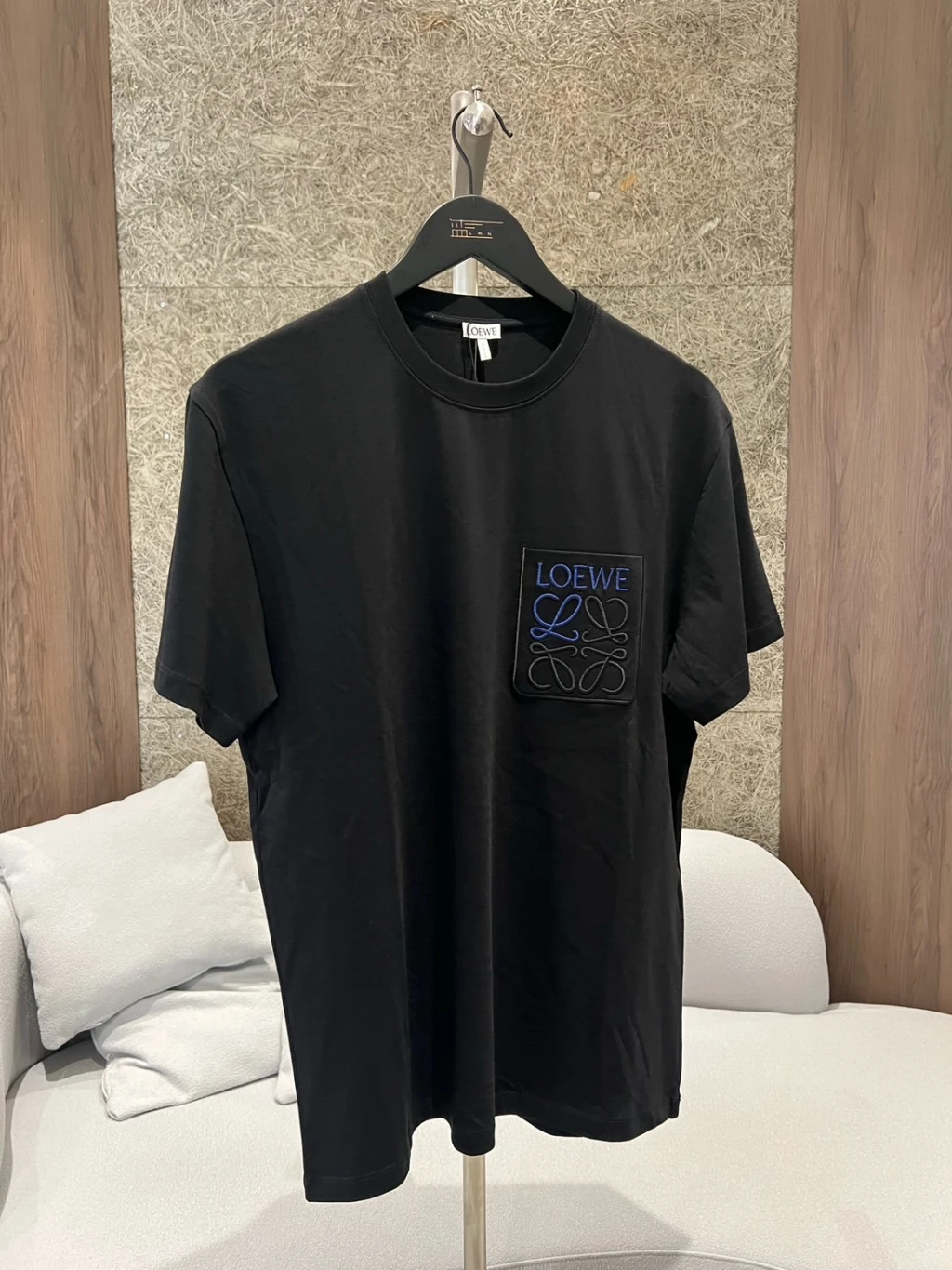 Loewe 新款刺繡口袋上衣 黑