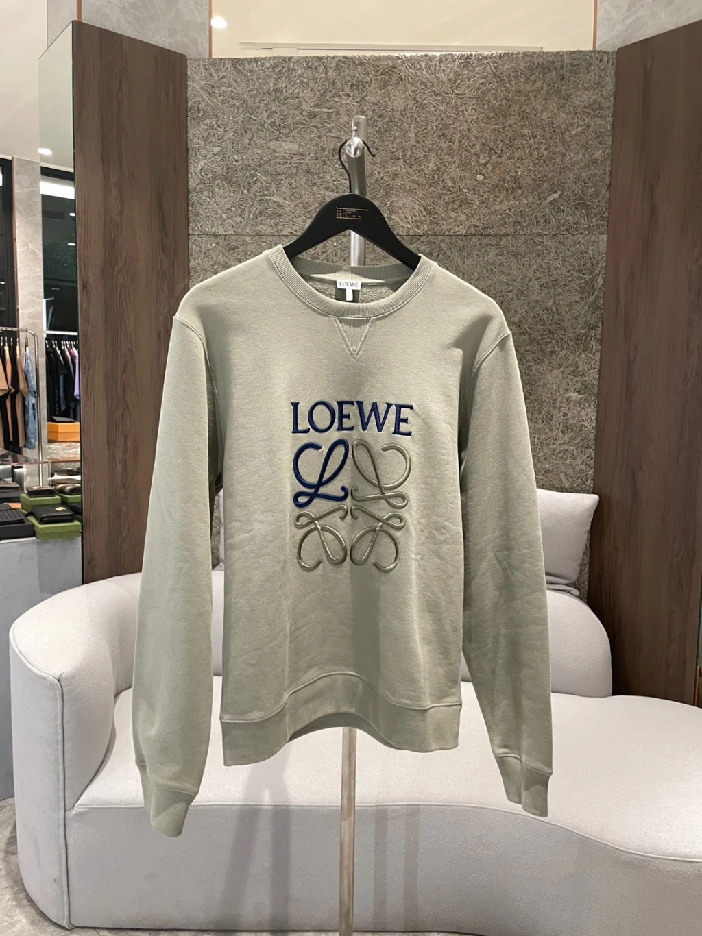 Loewe 新款刺繡衛衣