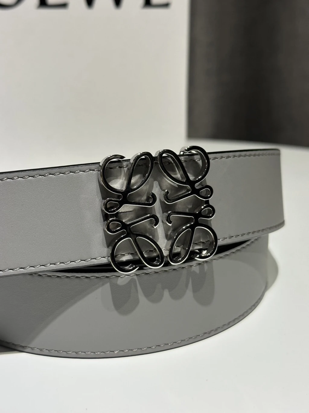 LOEWE 雙面皮帶銀扣(售完)
