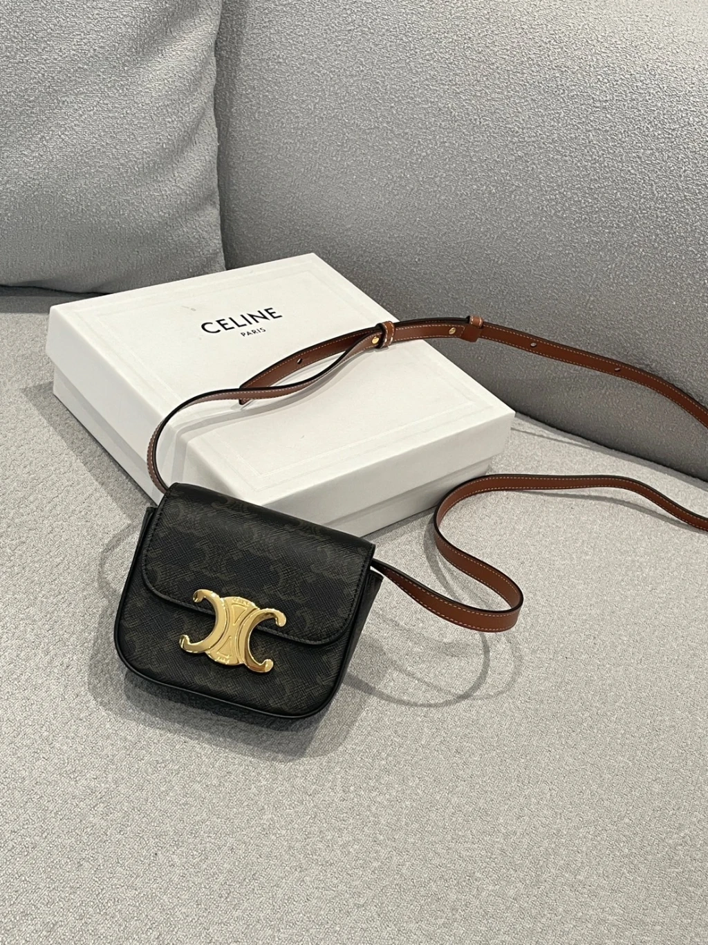 Celine mini claude 肩背小包