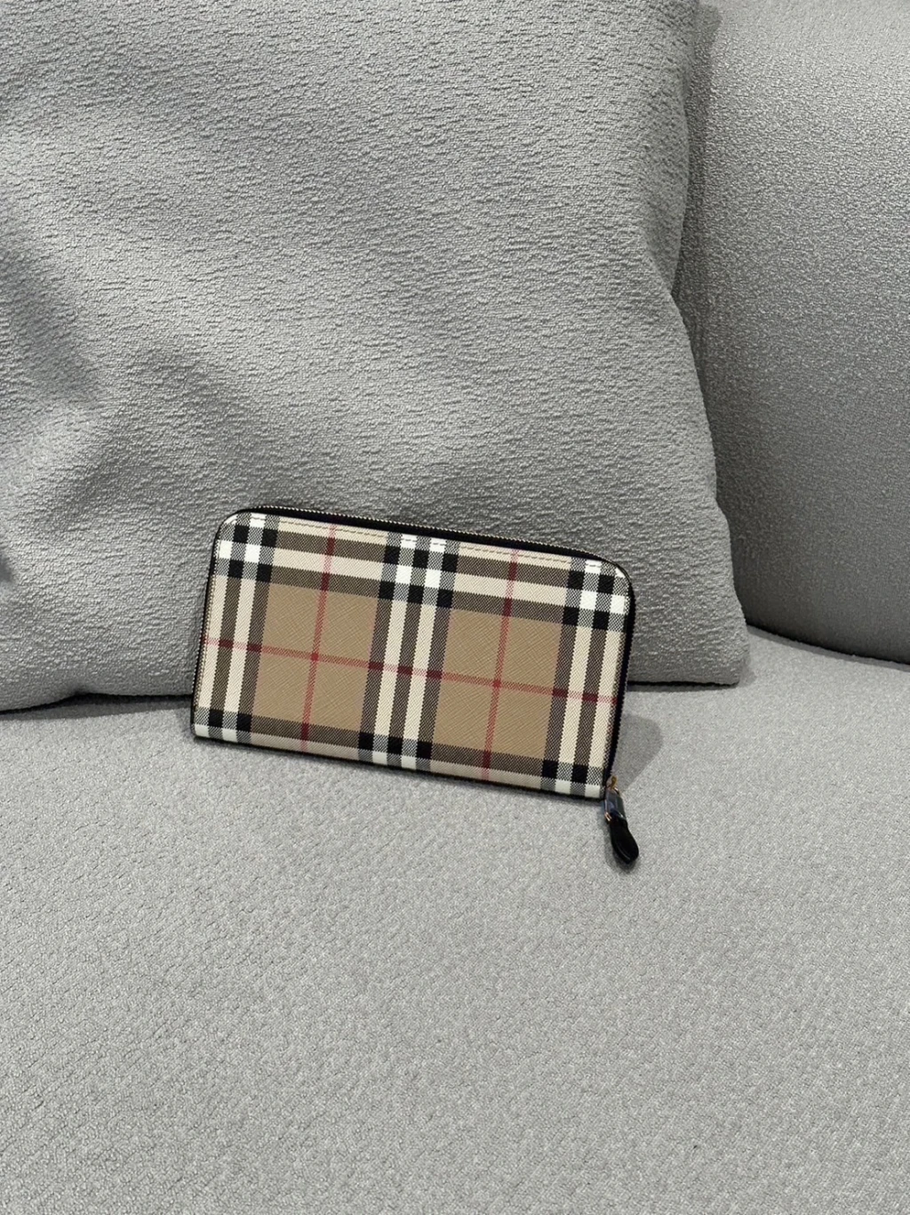 Burberry 格紋拉鍊長夾