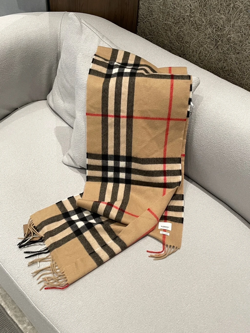 Burberry 格紋圍巾