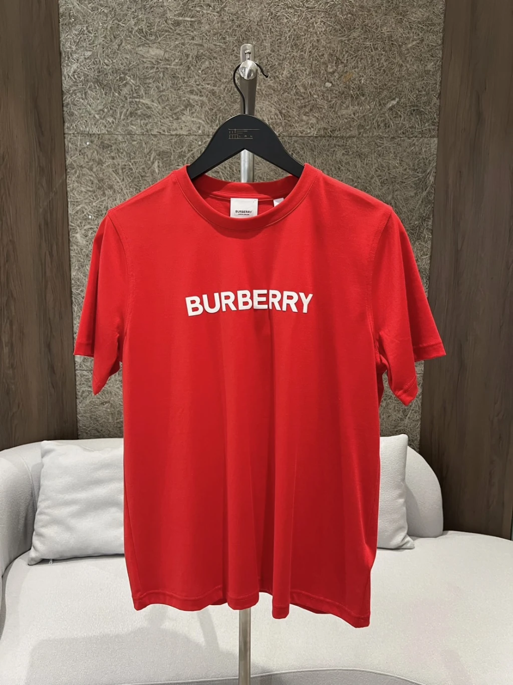 Burberry 字母logo 紅色