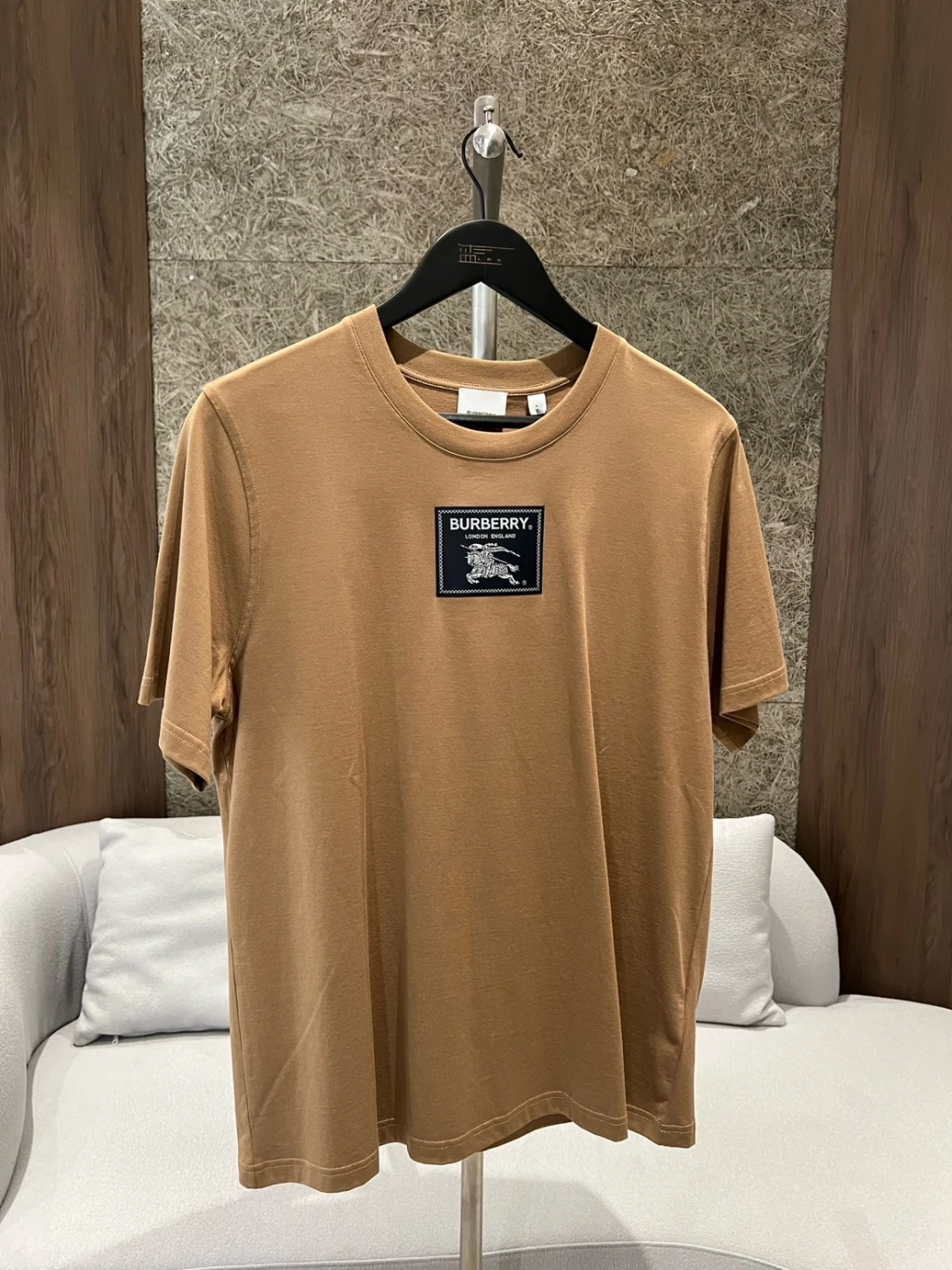 Burberry 標籤 奶茶色