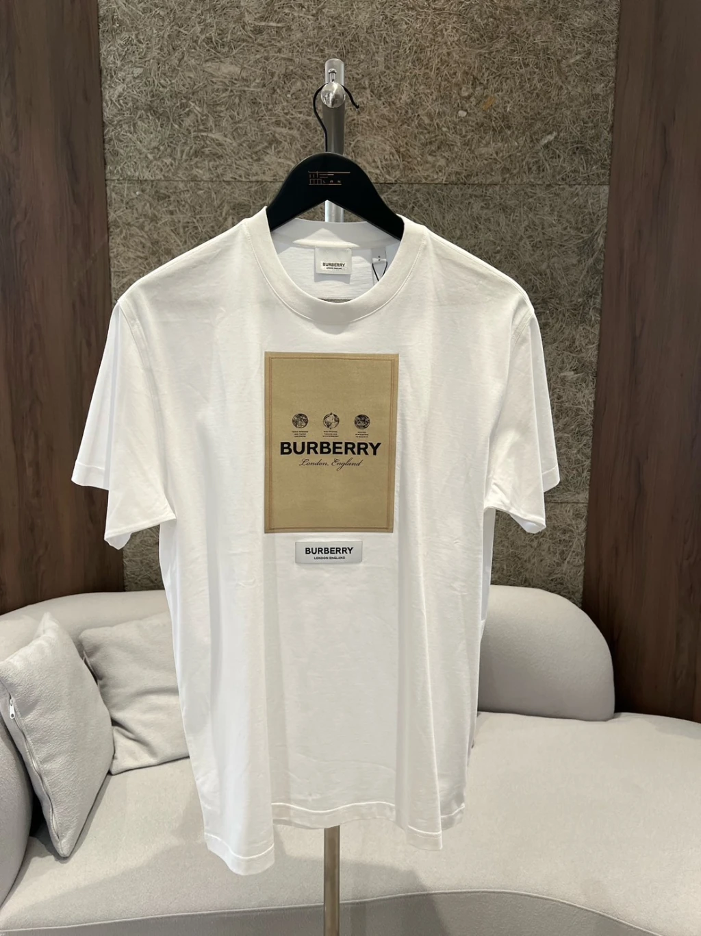Burberry 標籤 白色