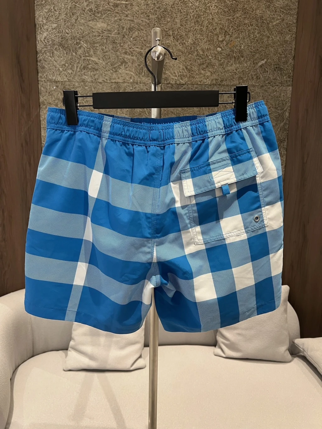 Burberry 淺藍格紋短褲