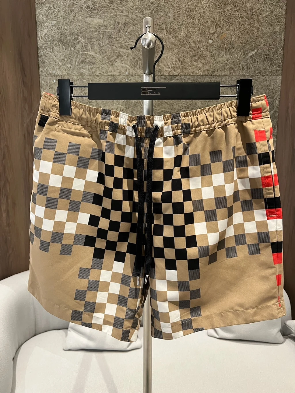 Burberry 撞色格紋短褲