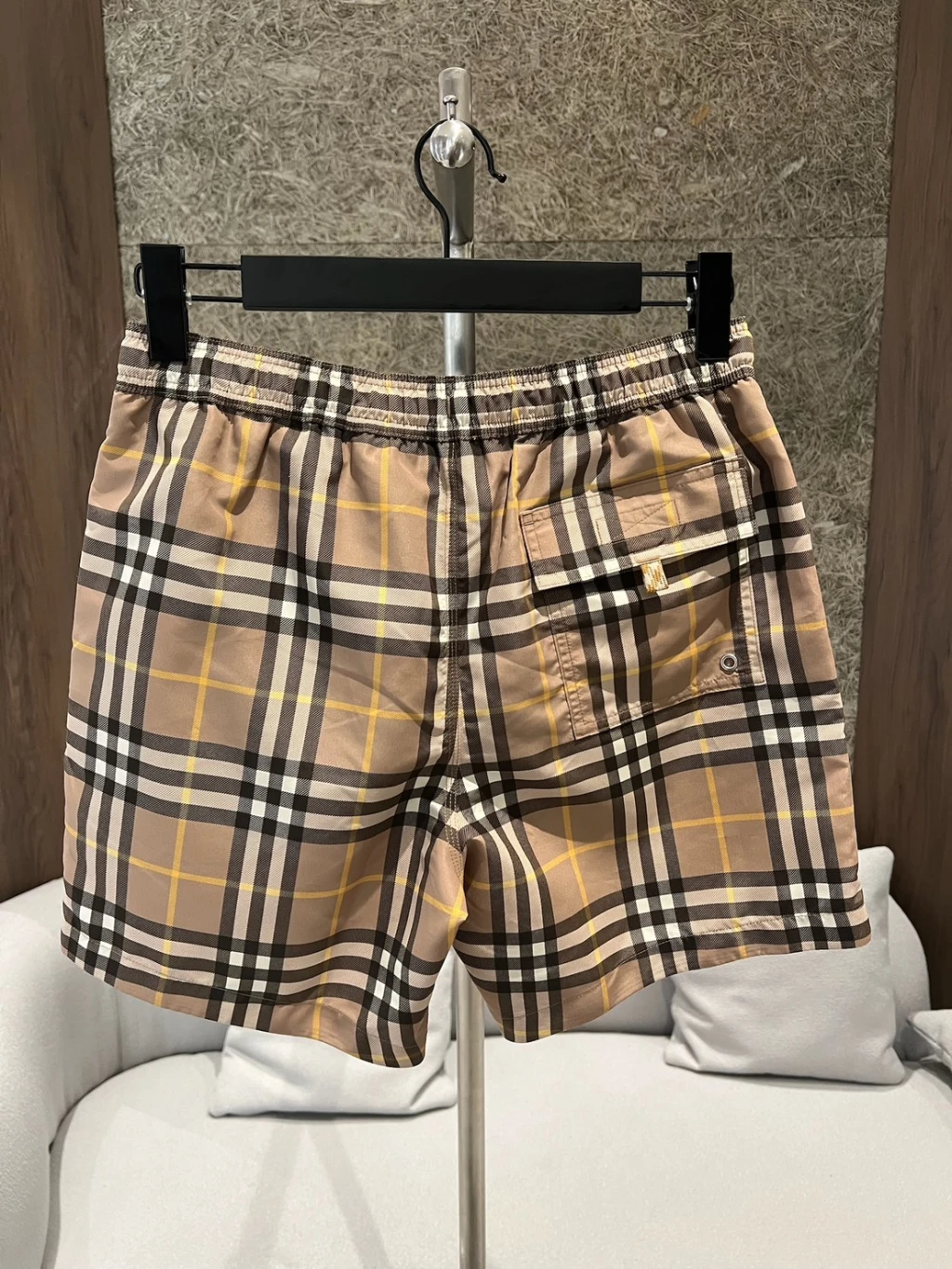 Burberry 細格紋短褲