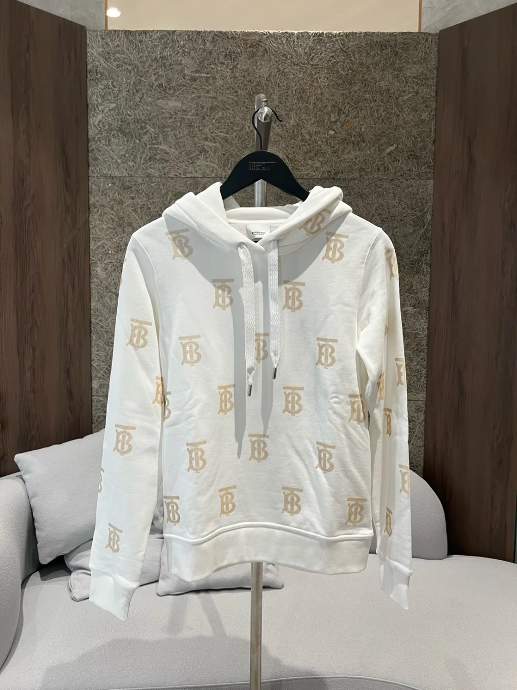 Burberry 滿版TB 帽T