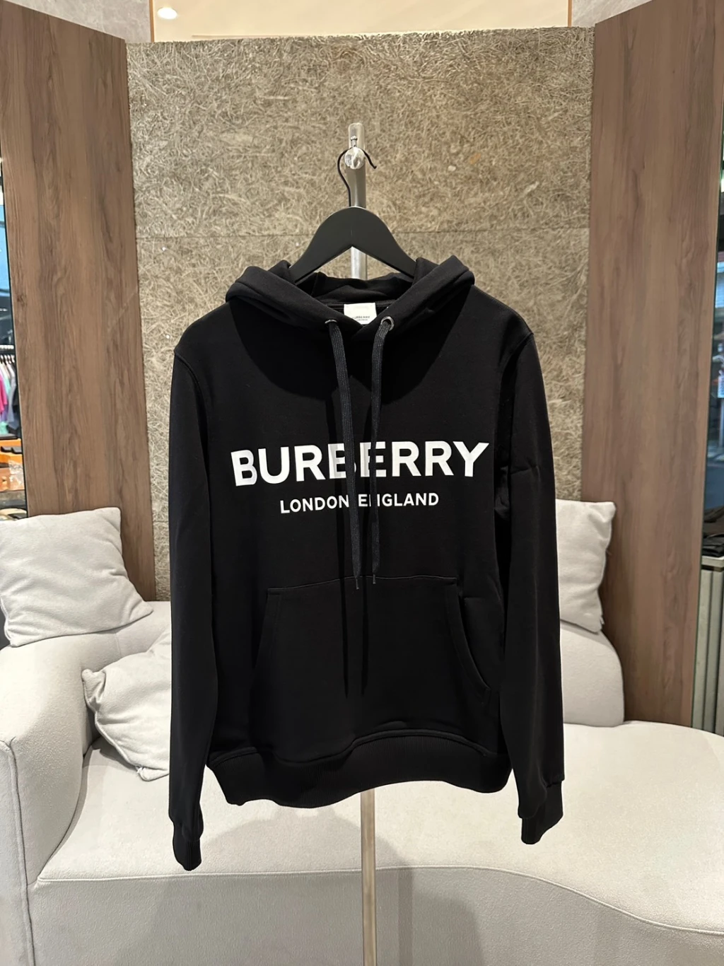 Burberry 雙排字母 帽T