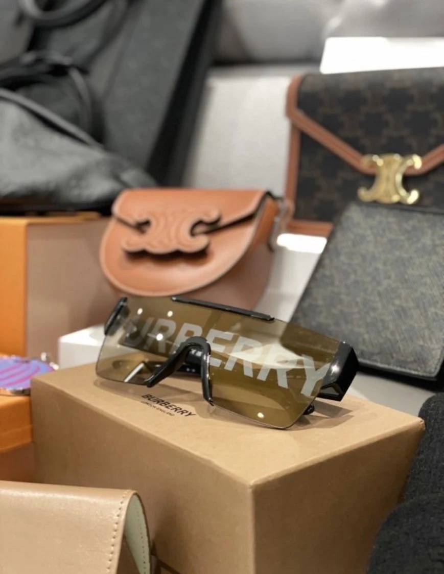 Burberry 墨鏡