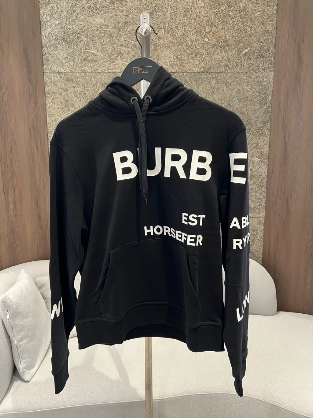 Burberry 緯度Logo 帽T