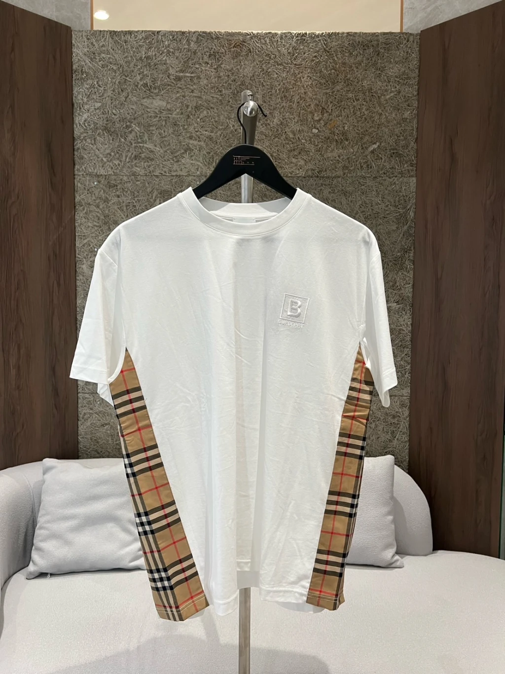 Burberry 新款測格紋 白