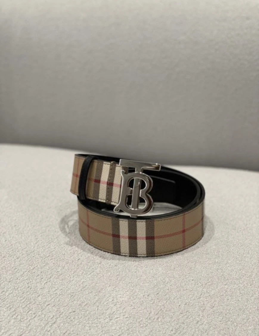 Burberry 格紋皮帶