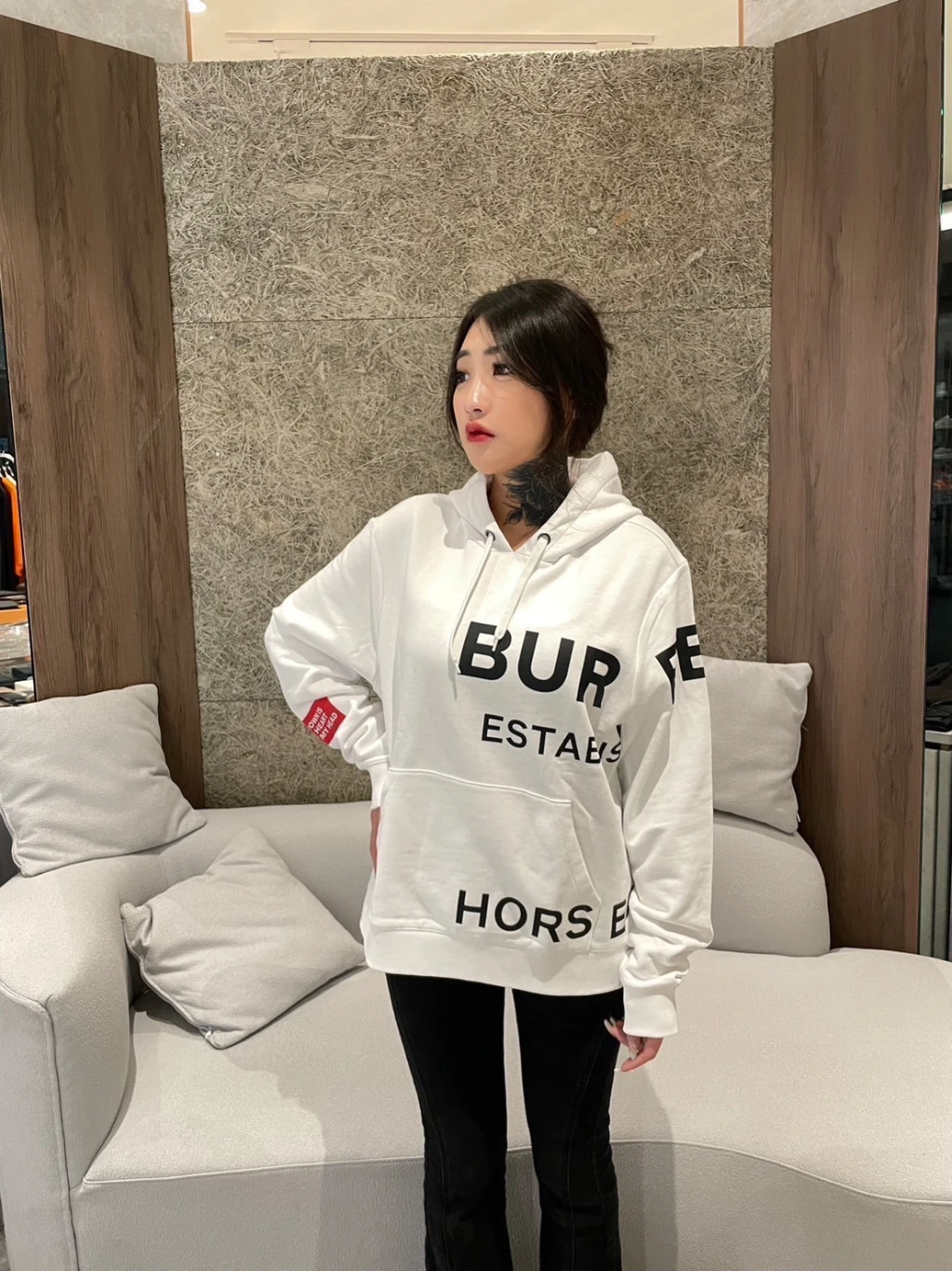 Burberry 緯度 白帽T