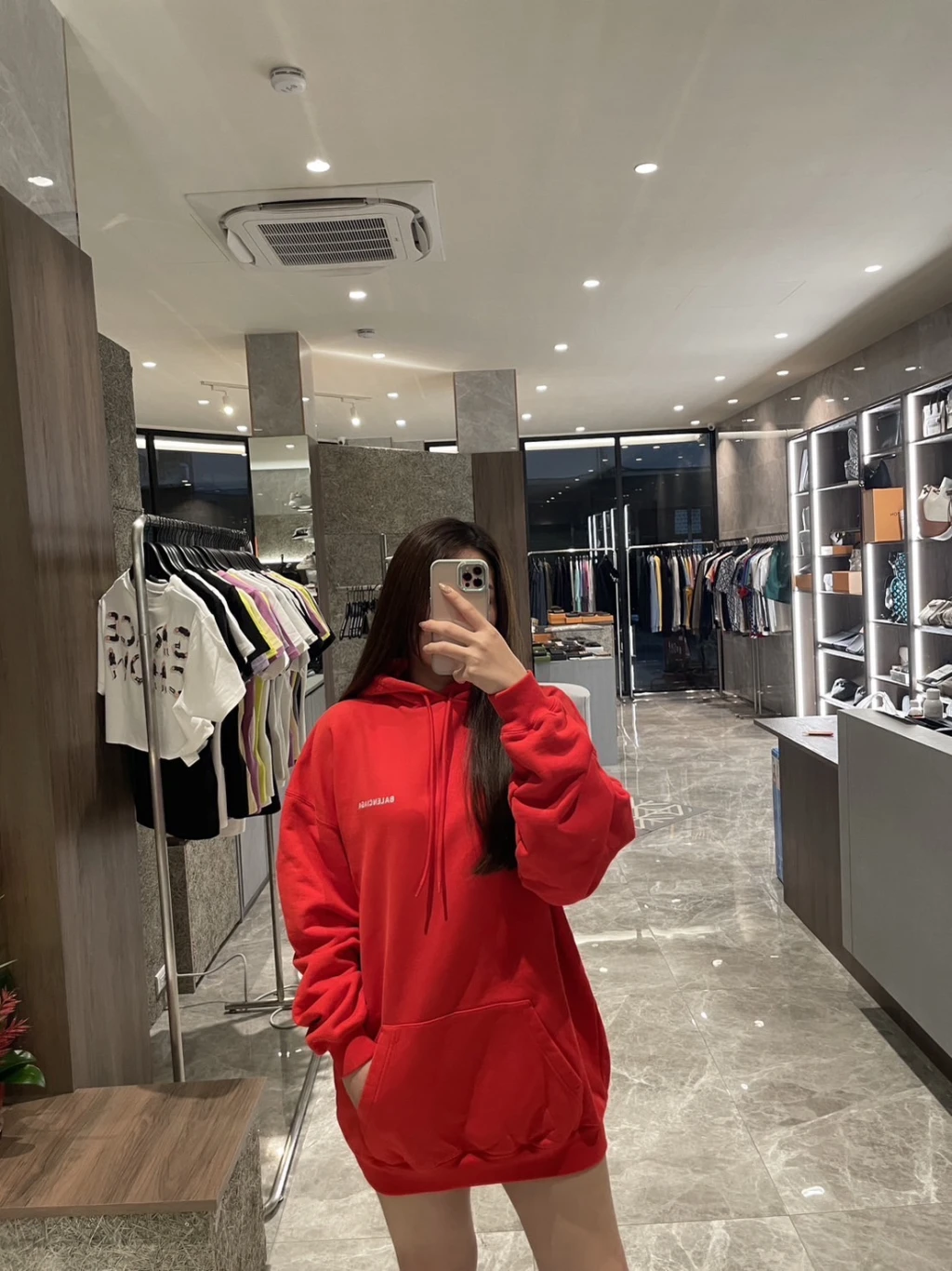 Balenciaga 正紅色帽T