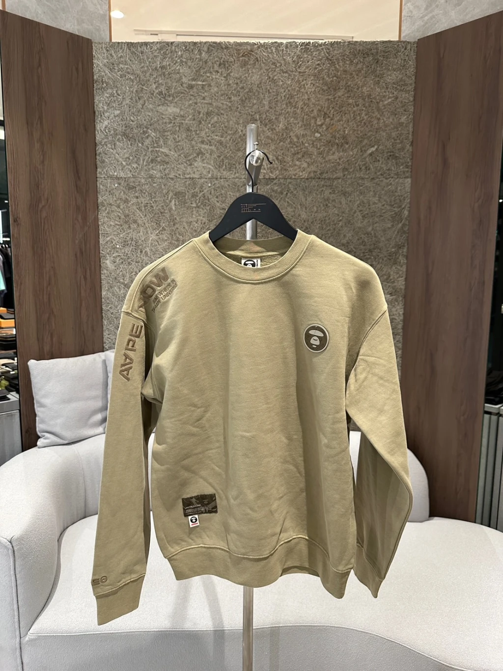 Aape 大學T