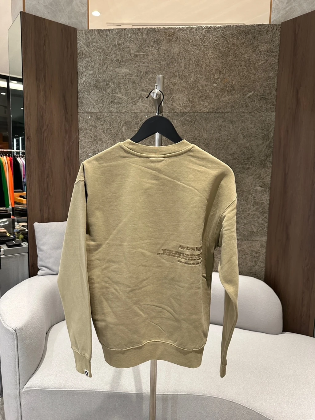 Aape 大學T