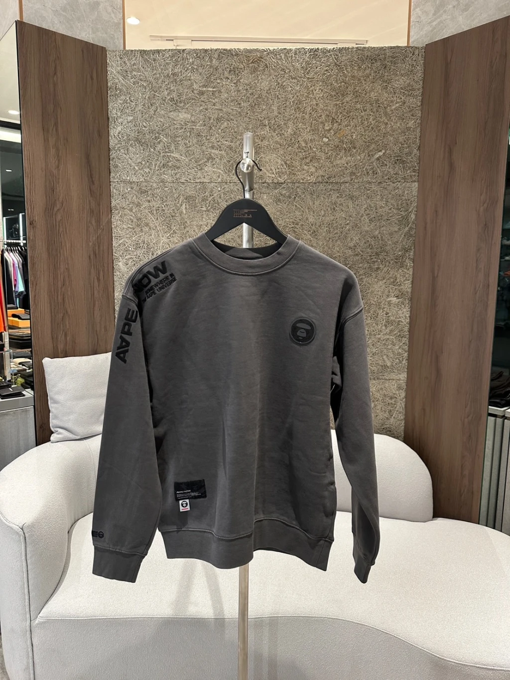 Aape 灰標 大學T