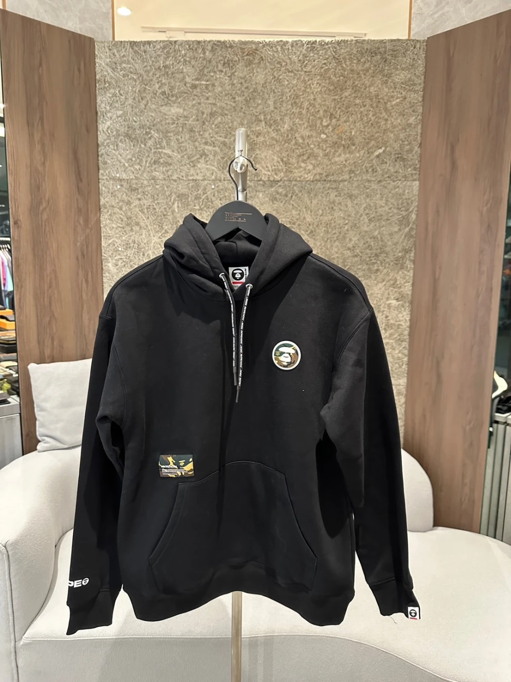 Aape 迷彩標籤 帽T 黑