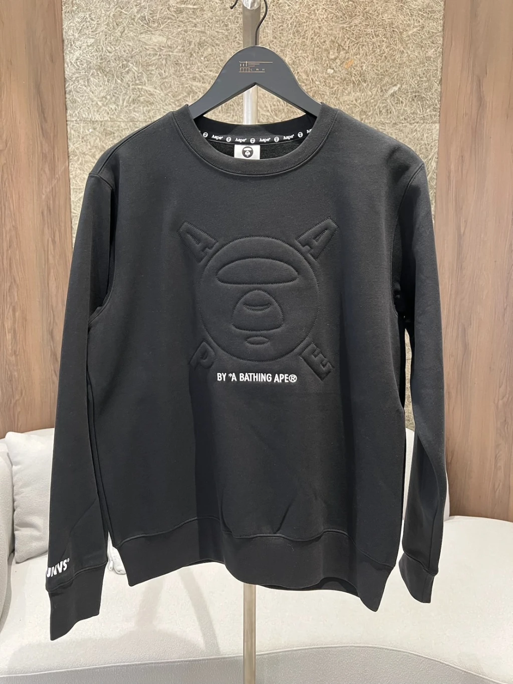 Aape 大學T