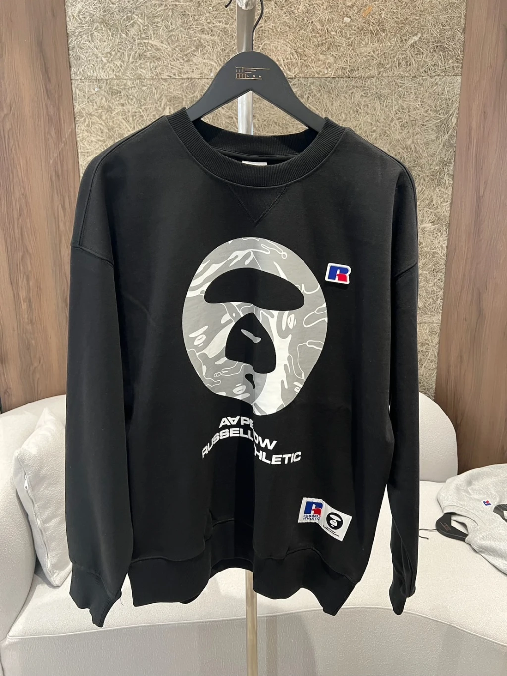 Aape 大學T