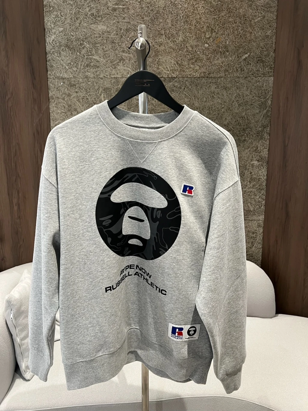 Aape 大學T