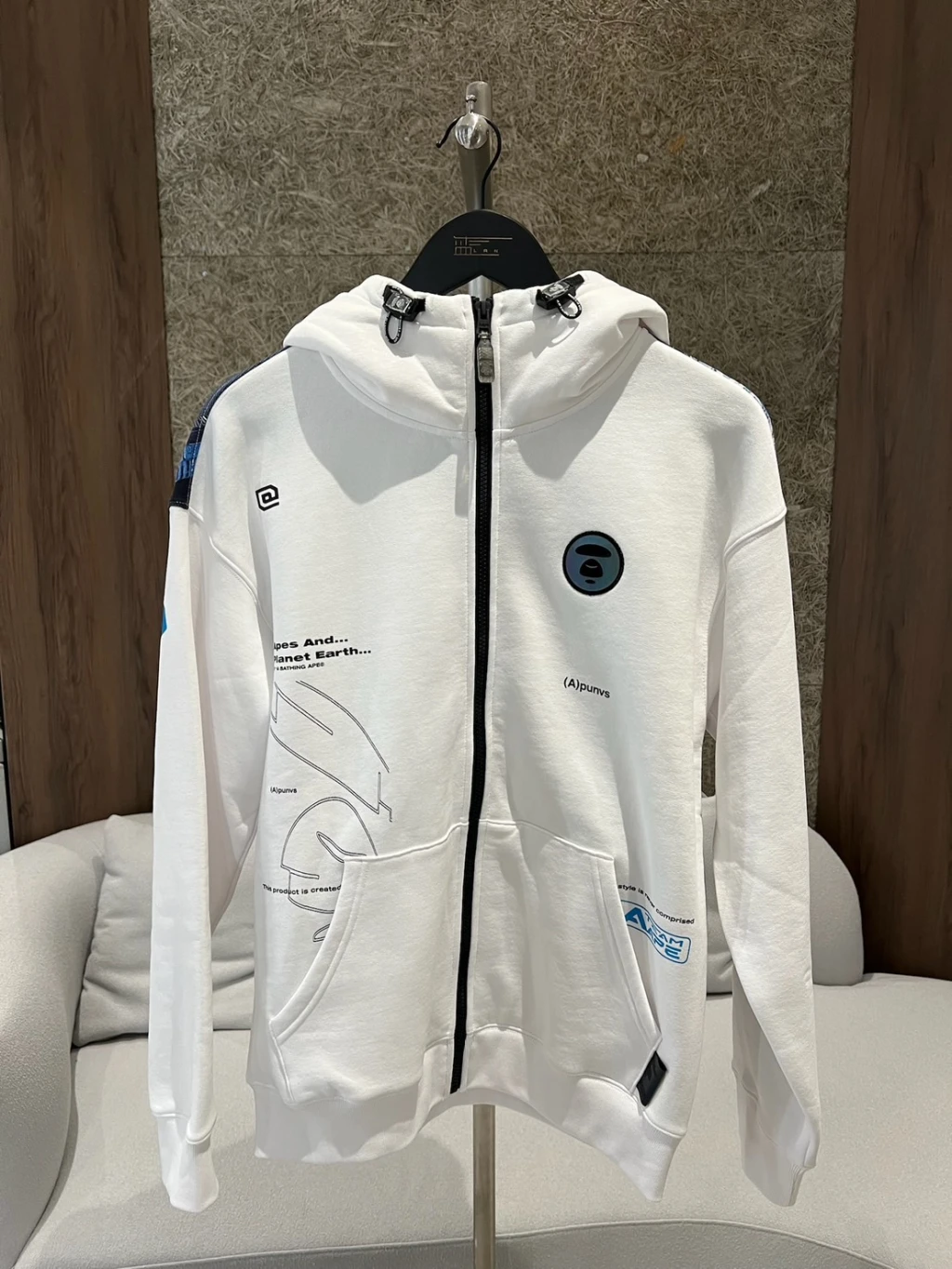 Aape 背後滿版 外套