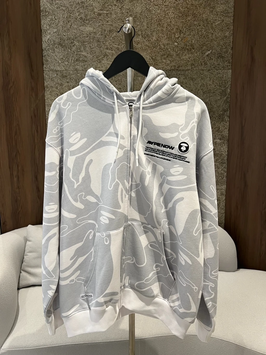 Aape 滿版外套