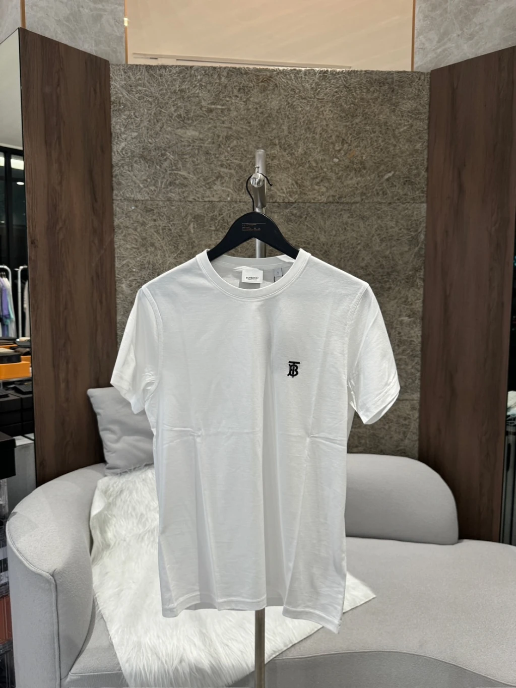 Burberry 刺繡小標