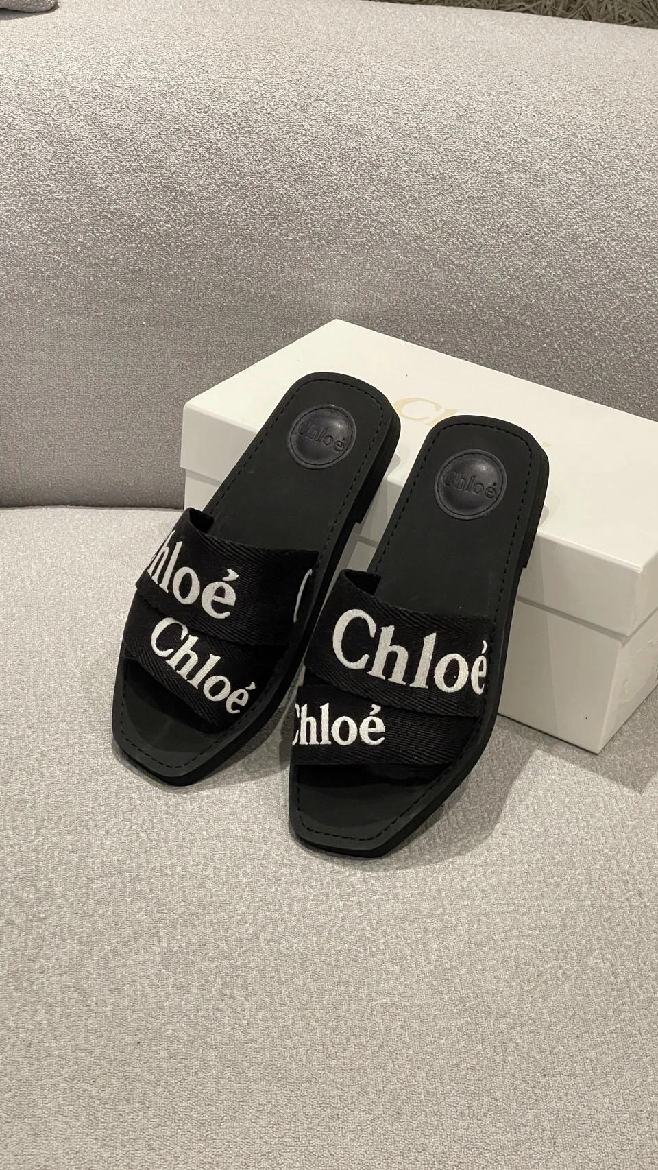 Chloe 刺繡拖鞋 黑