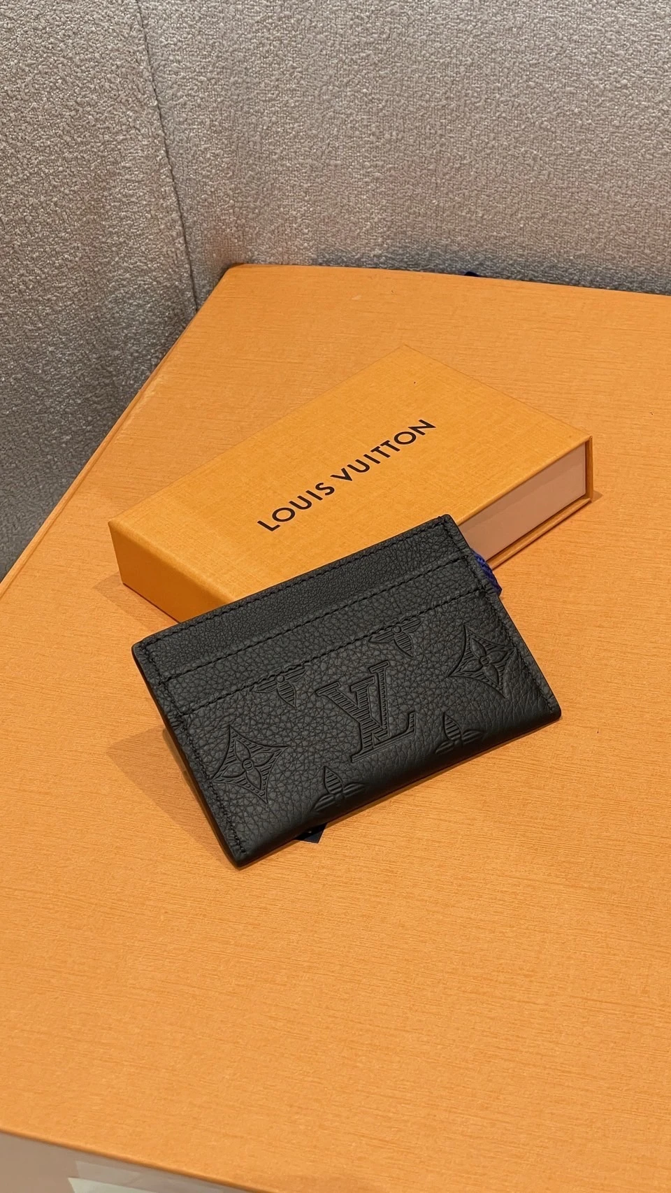 LV 卡夾