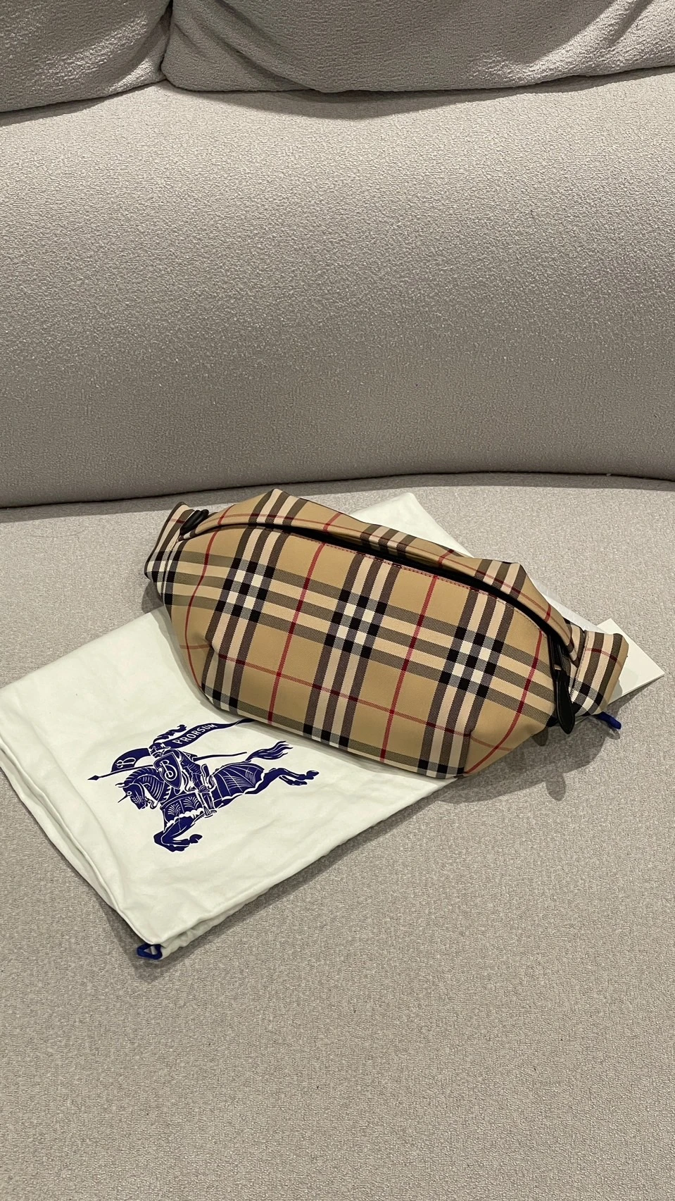 Burberry 經典格紋腰包
