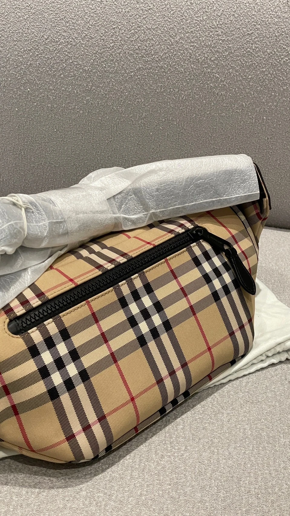 Burberry 經典格紋腰包