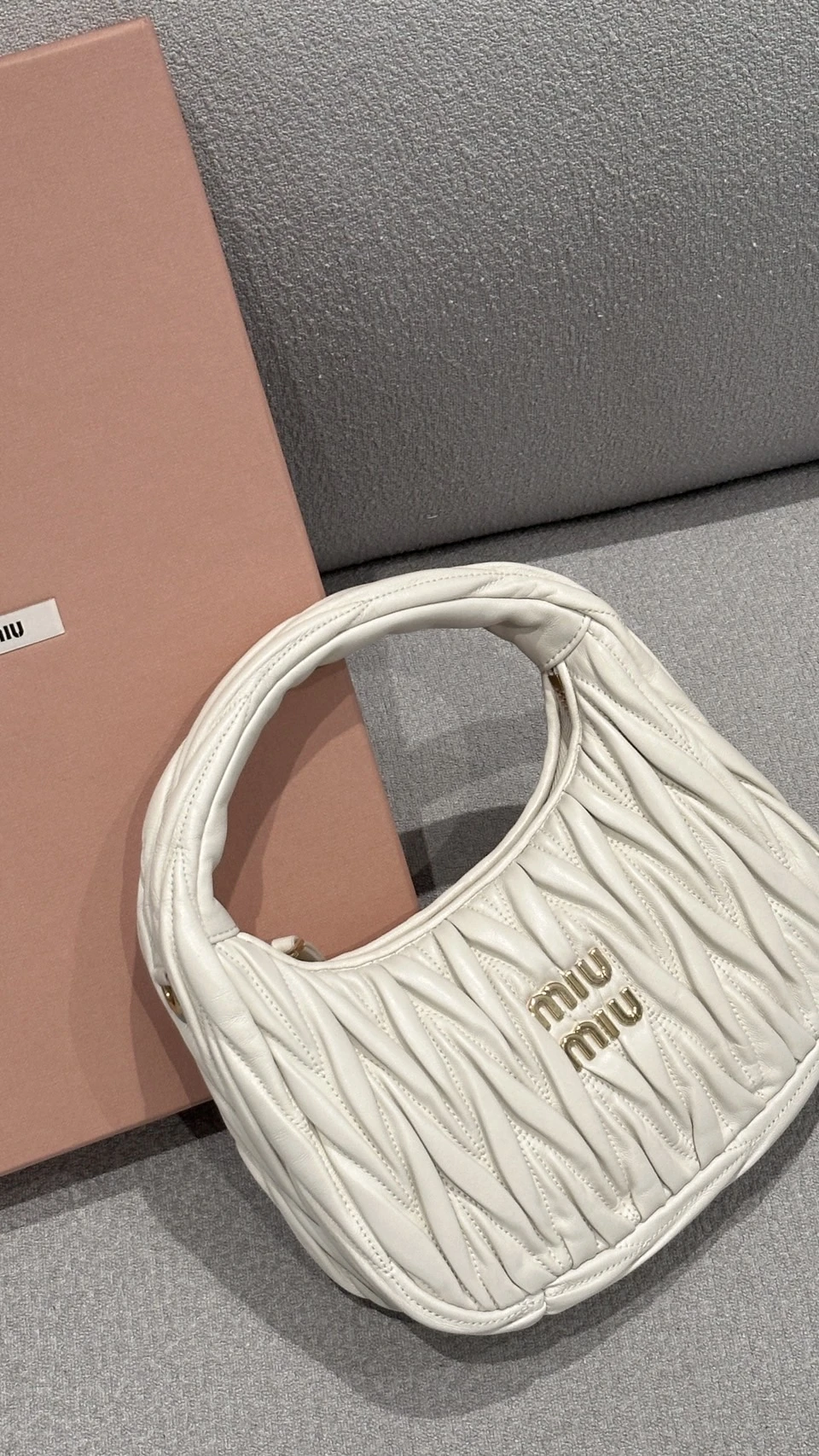 Miumiu 腋下包 小號 白金