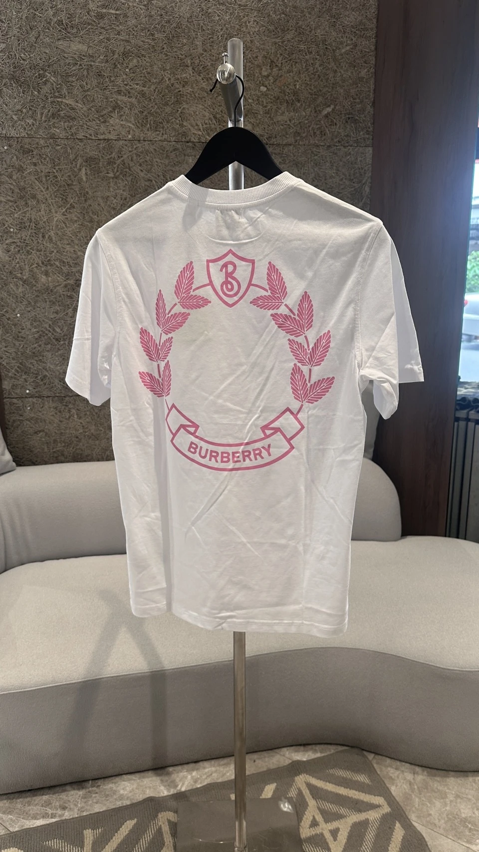 Burberry 背後粉木葉短袖